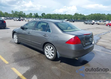 2006 Honda Accord 3.0 Ex z USA, uszkodzony, nr VIN 1HGCM66866A019285